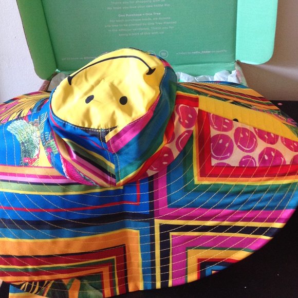 🌟HP 🌟😊FARM Rio Mixed Scarves Smiley Hat - Picture 10 of 16